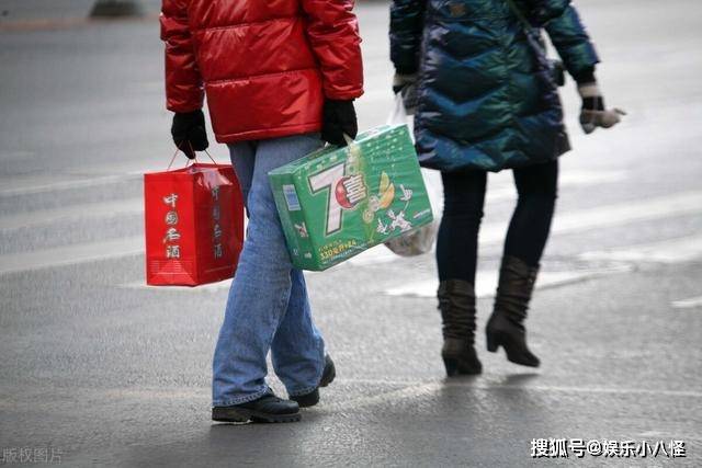 过年走EMC体育 EMC易倍体育亲戚多送这6种水果附上一句拜年话亲戚对你刮目相看(图2)