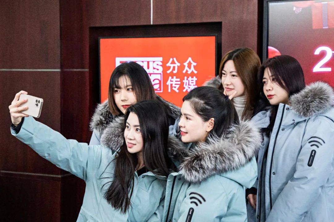 易倍体育 EMC易倍2021新春礼物榜单黑马！波司登竟成明星送礼新宠(图18)