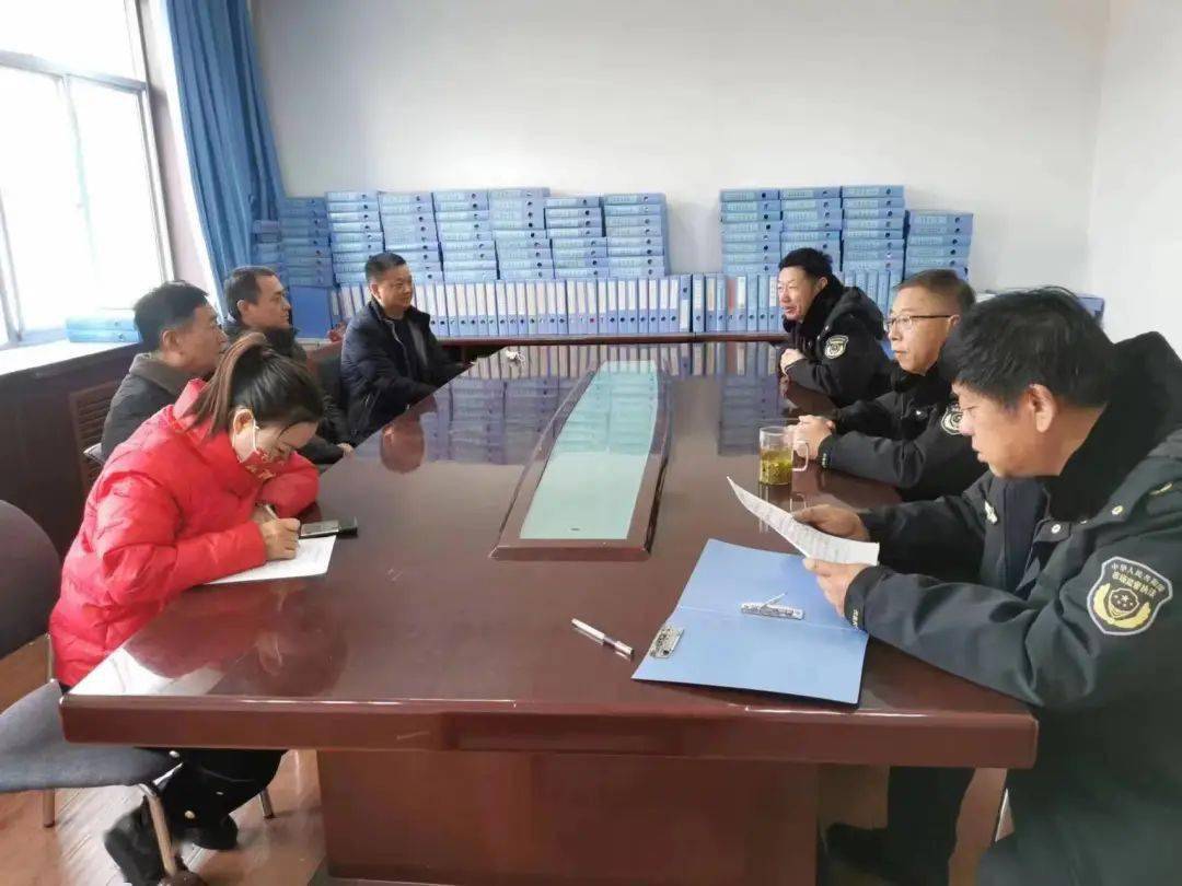 EMC体育 EMC易倍体育基层动态榆中县市场监督管理局严格规范春节年货礼盒销售行为(图1)