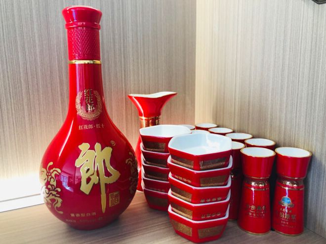 2023兔年过节适合请客送礼的5款百元价位白酒易倍体育 EMC易倍都是纯粮食好酒(图6)
