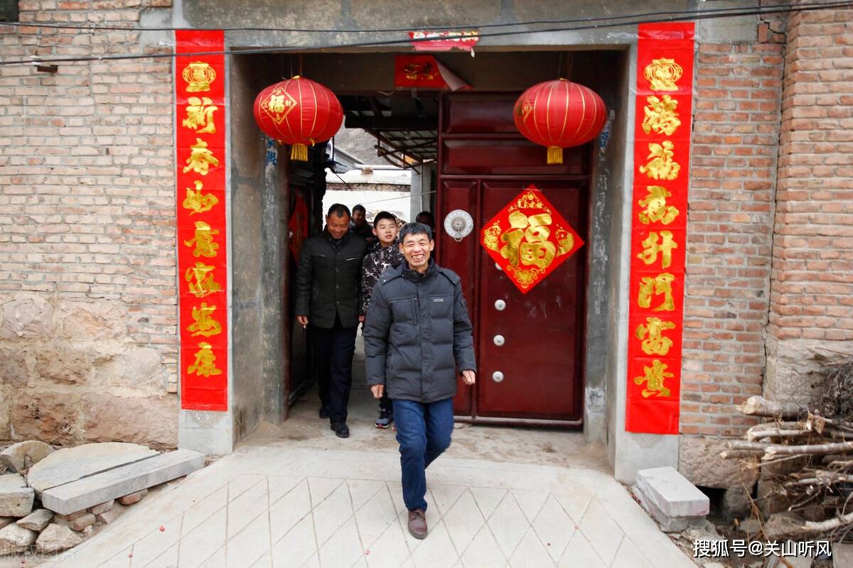 易倍体育 EMC易倍农村春节风俗新婚夫妇在腊月要给娘家送节有啥讲究？(图6)