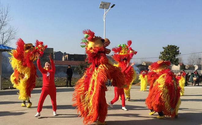 EMC体育 EMC易倍体育为什么年味儿越来越淡了网友也很不解为什么要夺走年味儿？(图11)