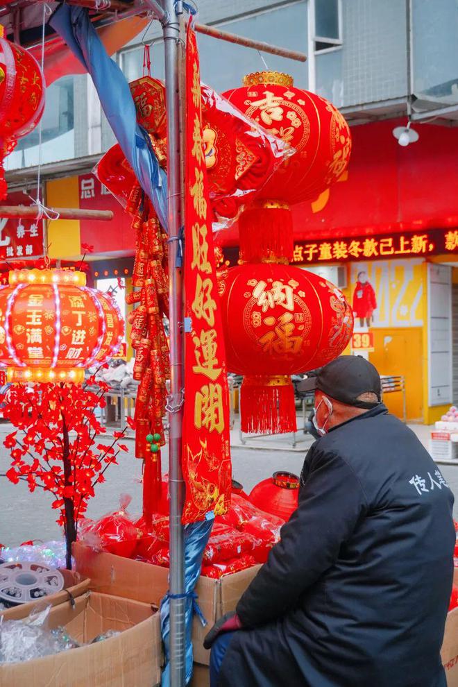 EMC易倍体育 易倍EMC橘子1块、瓜子7块、糖果8块内江最便宜的年货批发市场！比外面省一大半！(图2)