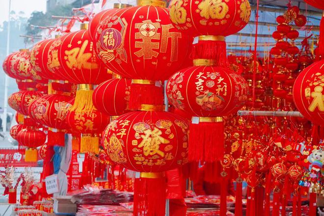 EMC易倍体育 易倍EMC橘子1块、瓜子7块、糖果8块内江最便宜的年货批发市场！比外面省一大半！(图1)