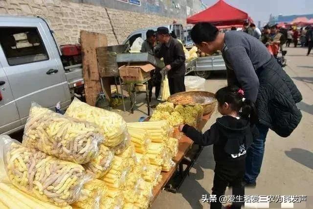 EMC易倍体育 易倍EMC地摊生意最赚钱的15种小商品（利润高又好卖的20种摆地摊产品）(图2)