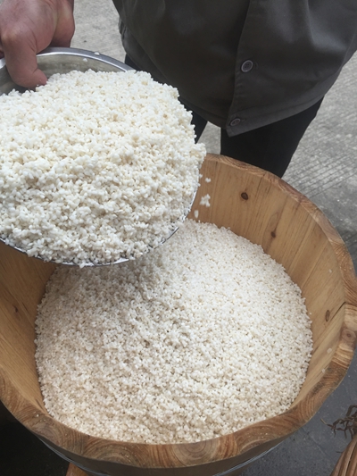 年味是传统手工的味道是舌尖上的团易倍体育 EMC易倍圆饭(图3)