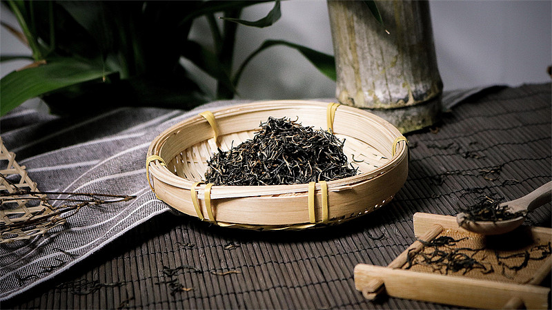 易倍体育 EMC易倍过年送长辈什么礼物合适？过年送长辈礼物推荐 - 投影网(图3)