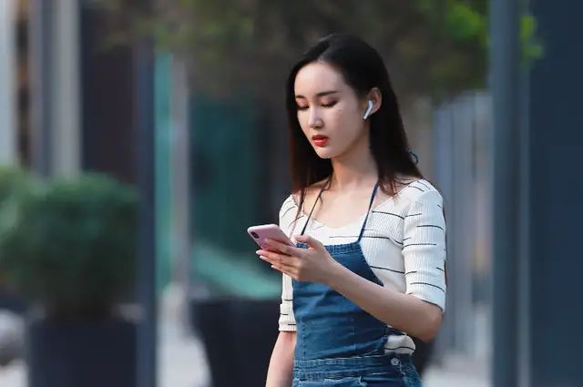 EMC易倍体育 易倍EMC回婆家过年7天婆婆用1万2的年货100块的大虾毁了我8年婚姻(图1)