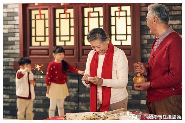 婆婆用14000元年货清单、几只大虾终结了儿子10年的婚EMC体育 EMC易倍体育姻(图2)