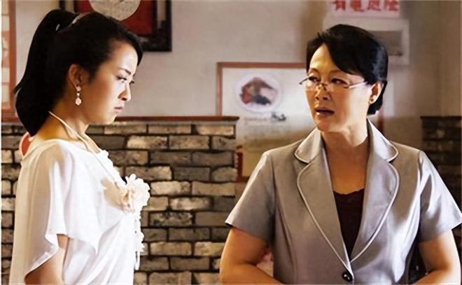 亲家随儿媳来乡下过节她很高兴走时却嘱咐儿子：下次别让她来了EMC易倍体育 易倍EMC(图10)