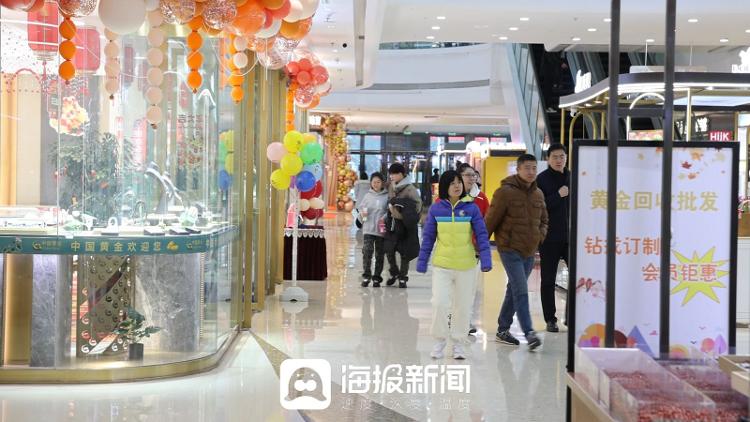 生活总该迎着光亮 ⑤买年货买的不止是EMC易倍体育 易倍EMC生活还是期待_大众网(图4)