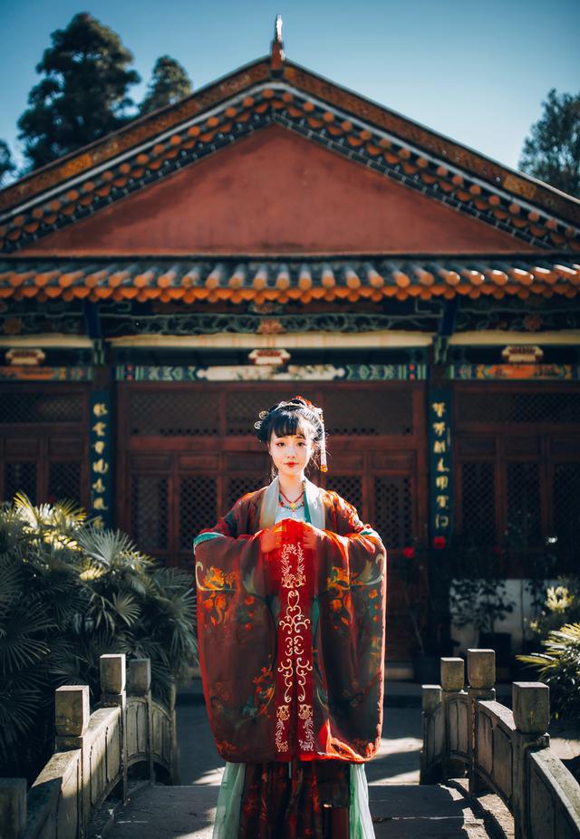 易倍体育 EMC易倍这个春节我一个人过初一早晨有人敲门打开门那一刻我哽咽了(图9)
