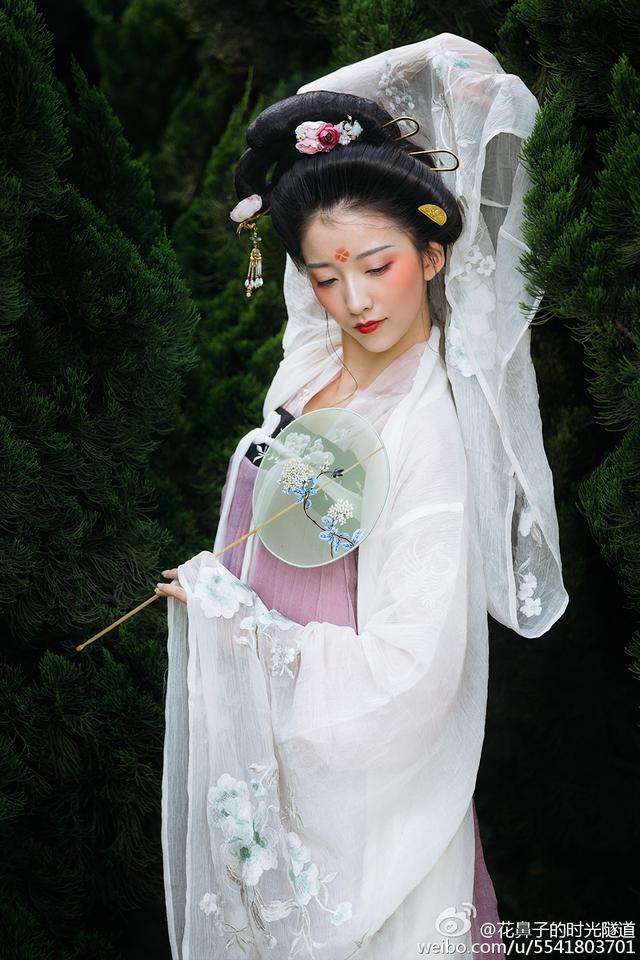 易倍体育 EMC易倍这个春节我一个人过初一早晨有人敲门打开门那一刻我哽咽了(图10)