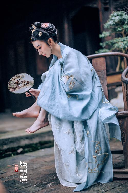 易倍体育 EMC易倍快过年了我让失业的老公去物流公司当搬运工只为挣点钱买年货(图12)