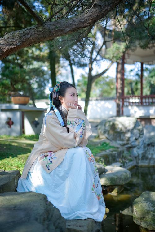 易倍体育 EMC易倍快过年了我让失业的老公去物流公司当搬运工只为挣点钱买年货(图13)