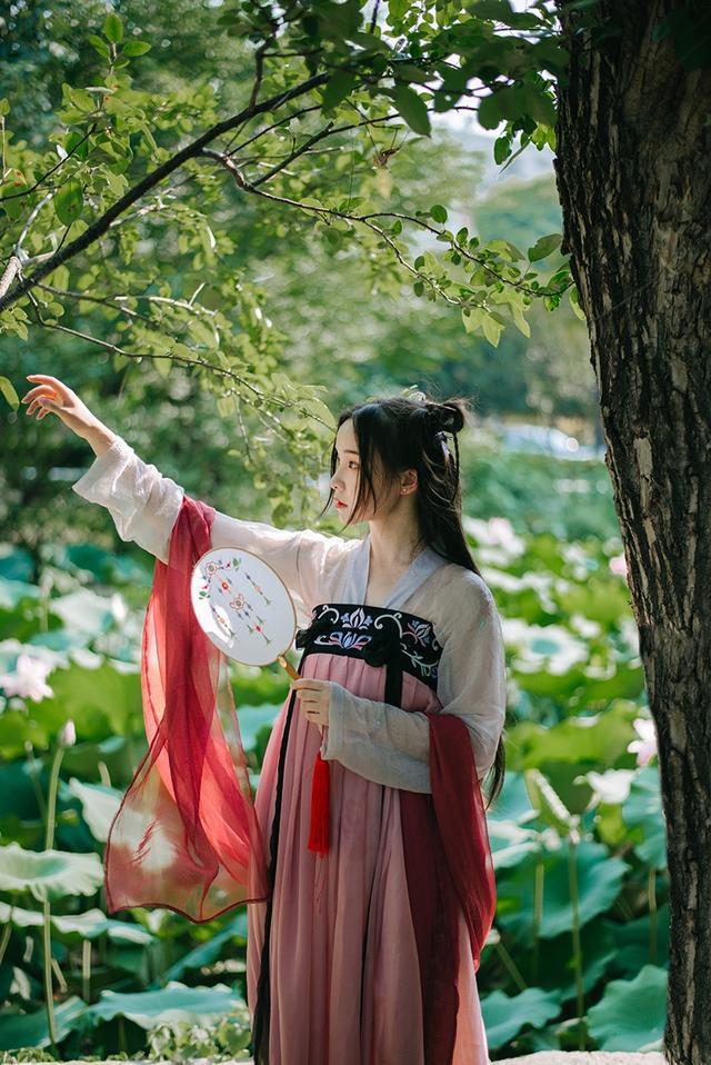 易倍体育 EMC易倍听说我要去女儿家过春节我妈带弟弟上门：年货谁买年夜饭谁做？(图14)