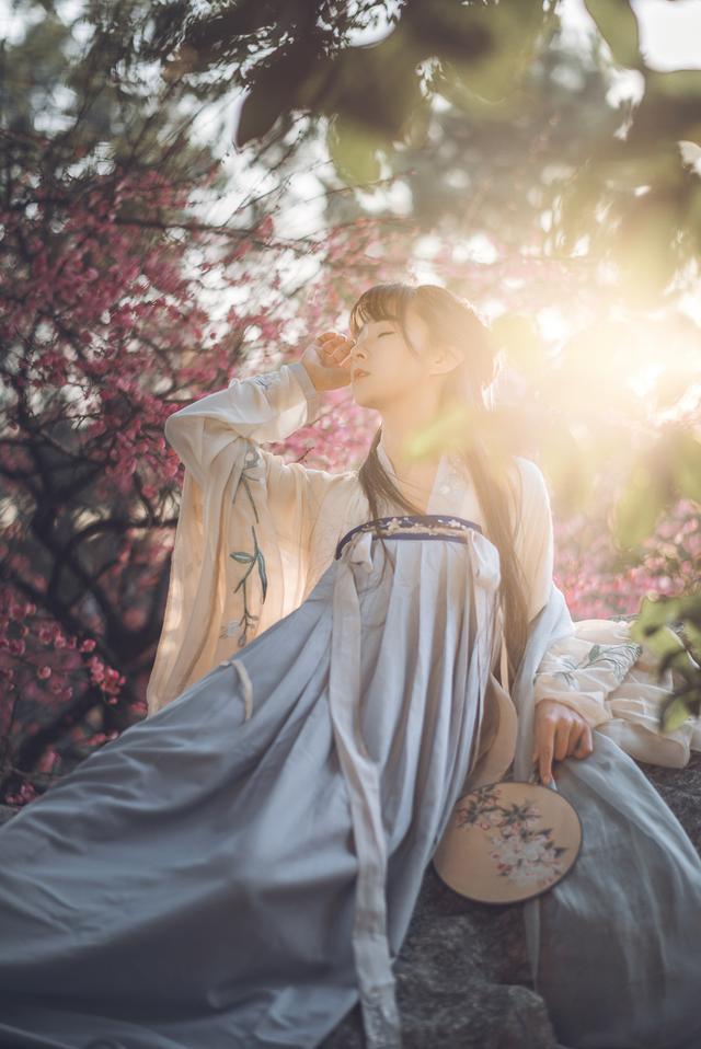 EMC体育 EMC易倍体育答应儿子让前夫来家过年前夫一激动把年货给办了我一看笑了(图8)