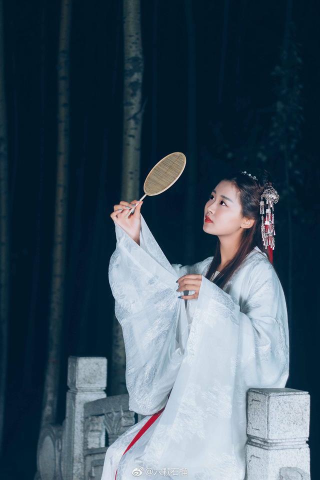 EMC体育 EMC易倍体育答应儿子让前夫来家过年前夫一激动把年货给办了我一看笑了(图13)