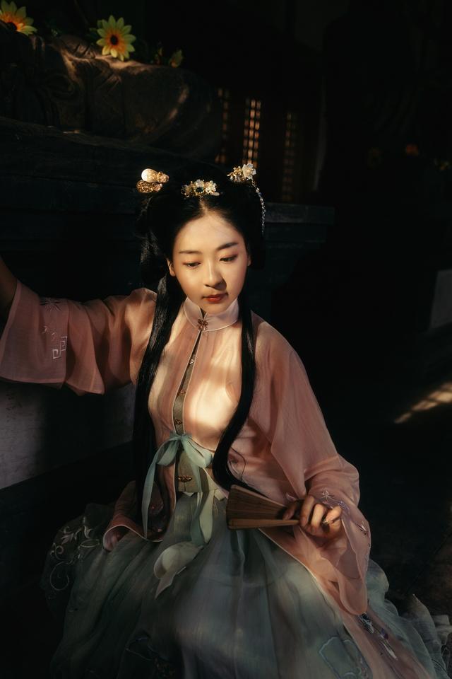 老妈退休金3800打电EMC易倍体育 易倍EMC线急用：没钱买年货卡不在身边(图11)