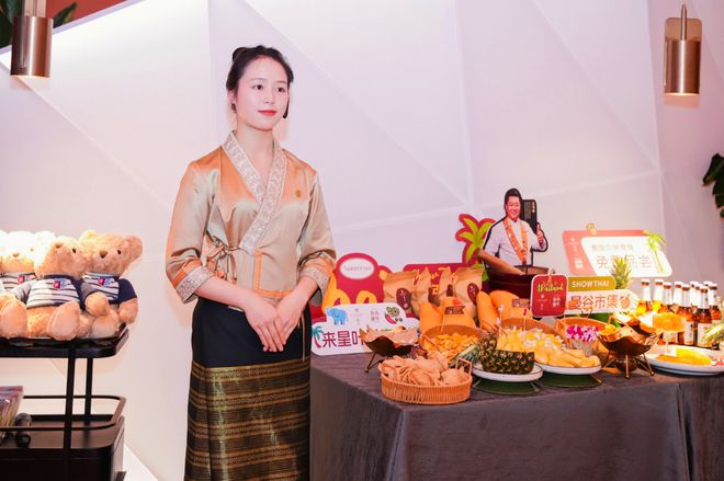 易倍体育 EMC易倍星叶泰历新年狂欢节丨来星叶过泰国年 共享宋干节美食文化盛宴(图2)