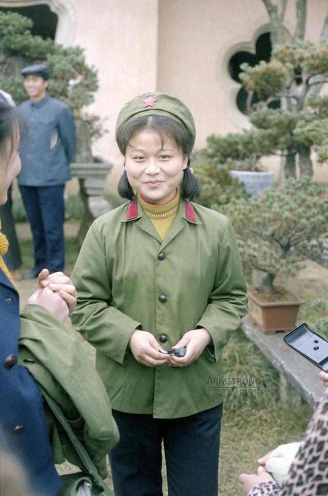易倍体育 EMC易倍儿子开60万的车回家过年被一大群人笑话了我才不生气呢(图1)