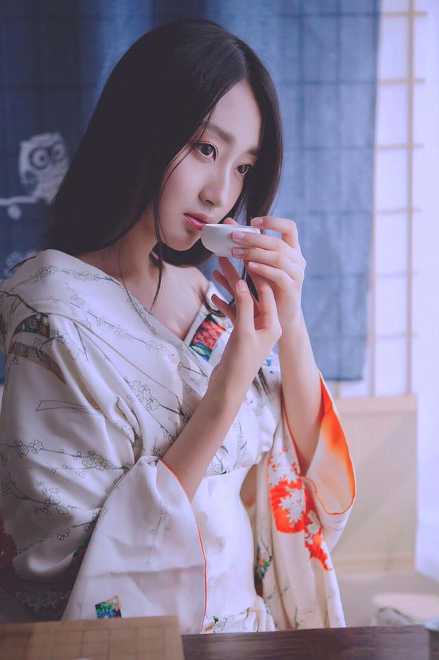 易倍体育 EMC易倍儿子开60万的车回家过年被一大群人笑话了我才不生气呢(图11)