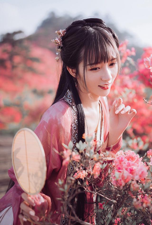 易倍体育 EMC易倍儿子开60万的车回家过年被一大群人笑话了我才不生气呢(图10)