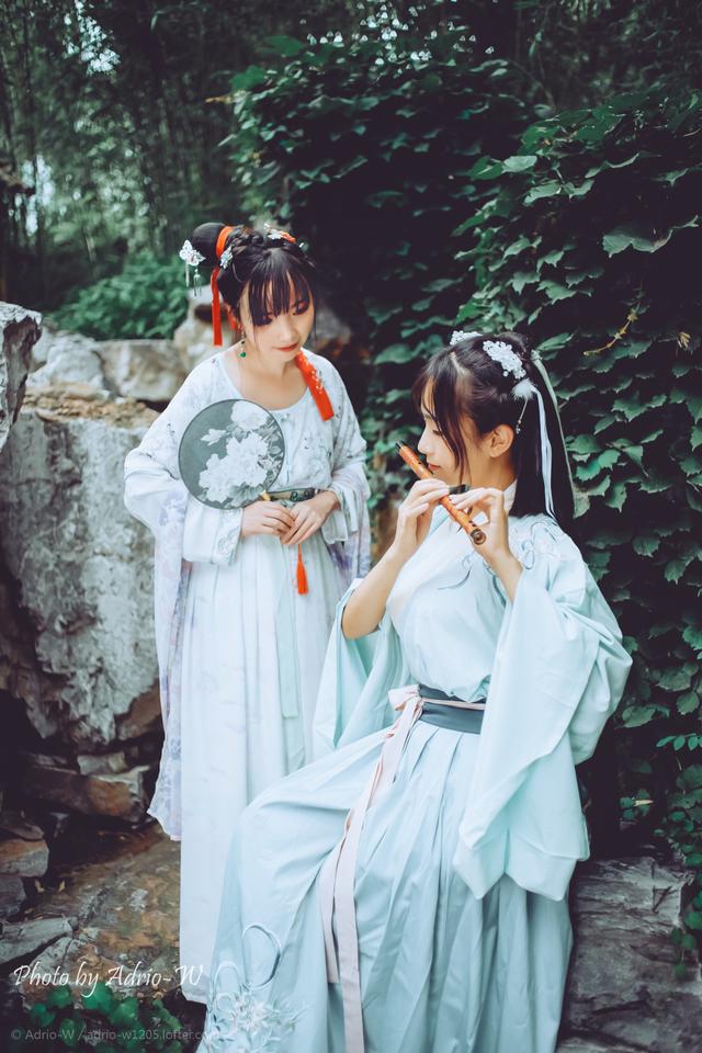 EMC易倍体育 易倍EMC上门女婿揣1000块给父母拜年被妻子没收丈母娘却偷塞给他2000块(图9)