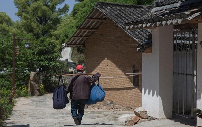 EMC体育 EMC易倍体育退休后才会发现：多子女家庭的老人比独生子女家庭的老人更幸福(图14)