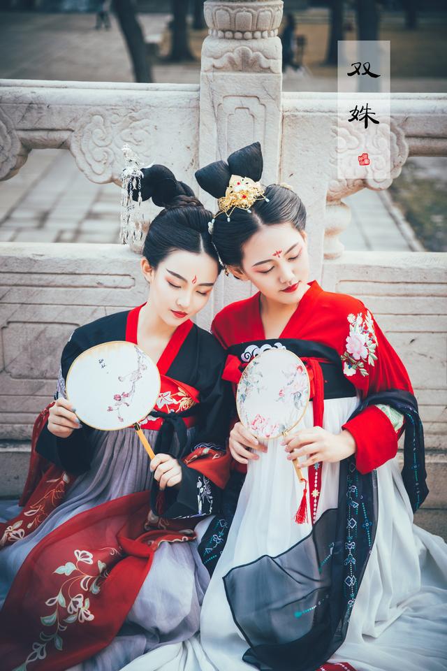 易倍体育 EMC易倍本想给家人准备惊喜可9岁儿子的一句线年的婚姻(图10)