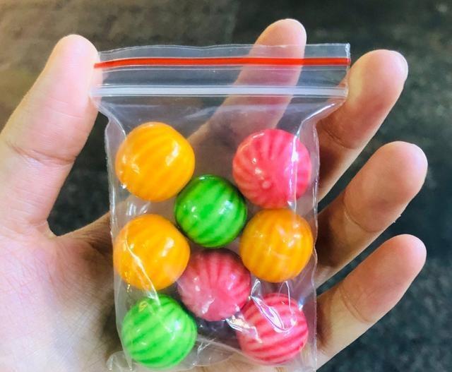 易倍体育 EMC易倍小时候过年常吃的这5种零食了全吃过的暴露了你的年龄！(图3)