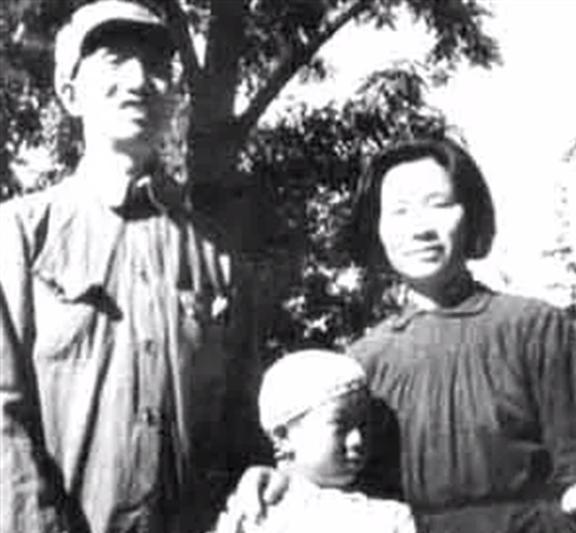 EMC易倍体育 易倍EMC1950年周总理向夫人敬酒20年前那件事太对不起你了(图14)