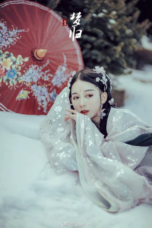EMC体育 EMC易倍体育除夕我吃两顿年夜饭。2点娘家吃3点婆家吃两家12口都要我陪(图11)