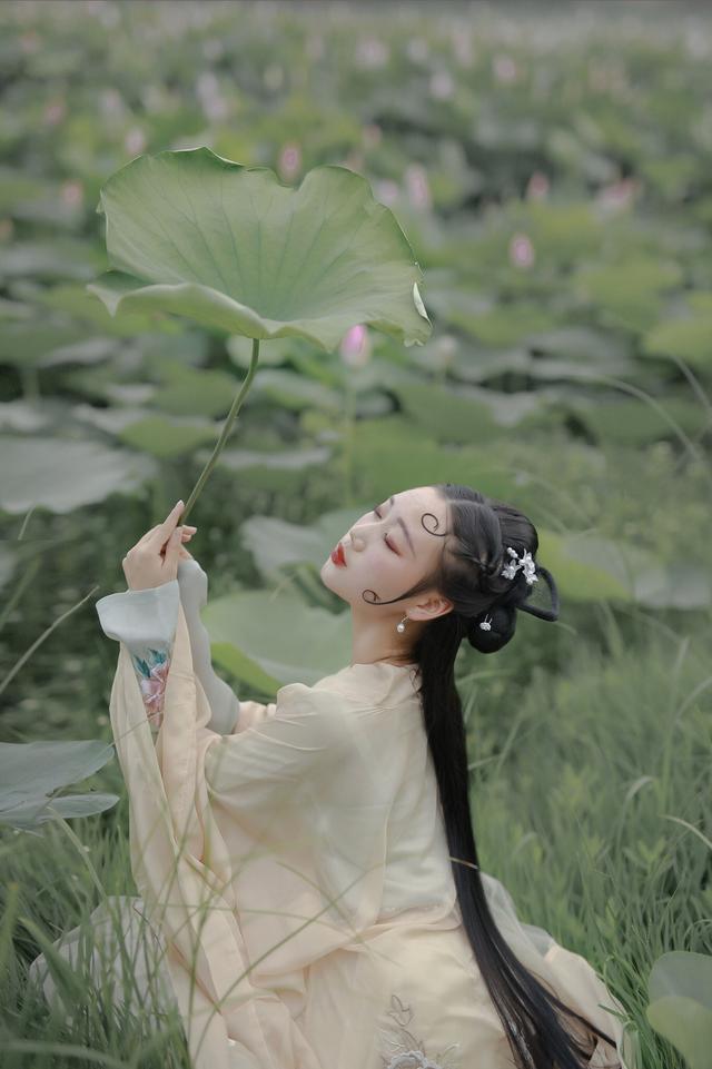 大年初三去小姑家走亲戚易倍体育 EMC易倍拿4样礼回来拆开小姑包的红包我愣了(图13)