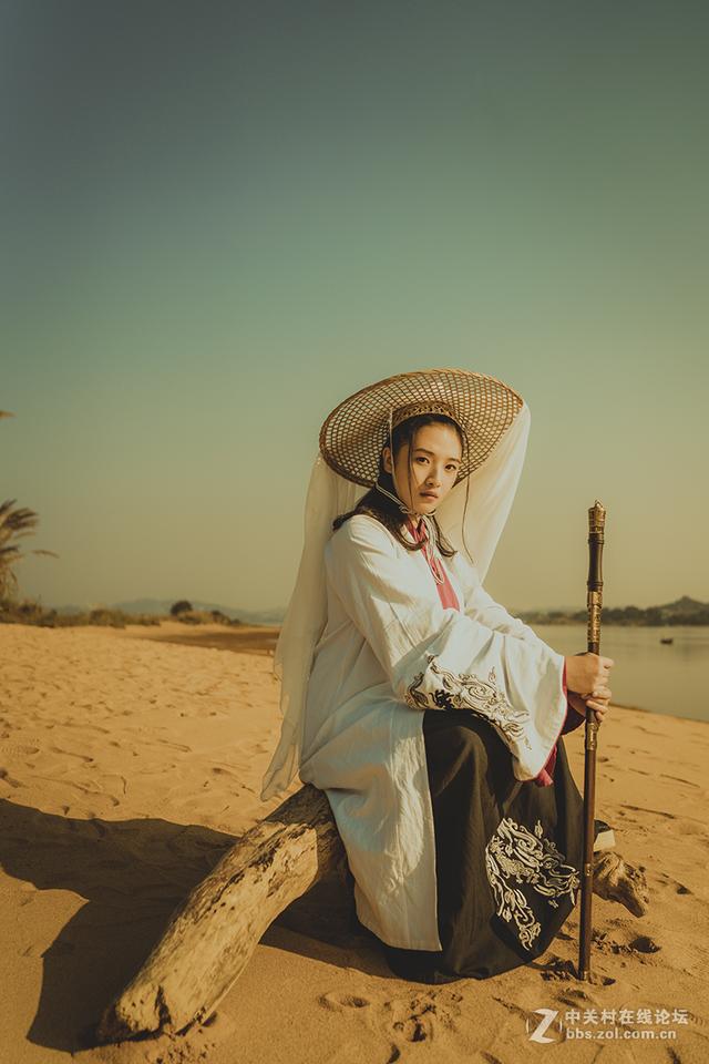 EMC体育 EMC易倍体育三叔四叔把年货吃了个溜光八十岁奶奶拍大腿得！你二嫂享福了(图11)
