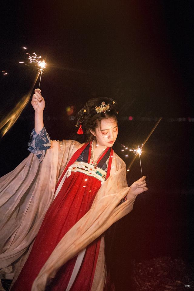EMC体育 EMC易倍体育一到过年二儿媳躲懒大儿媳抱怨女儿诉苦我提前“约法三章”(图9)